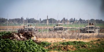 Terroristas de Gaza detonaron bombas a lo largo de la valla de seguridad