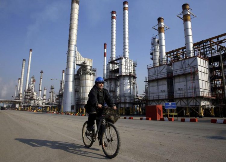 India cumplirá con las sanciones de Estados Unidos contra el petróleo de Irán