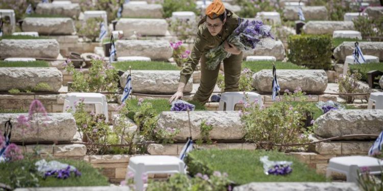 No más demarcaciones entre judíos y no judíos en los cementerios de las FDI