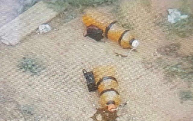 Explosivos improvisados ​​que fueron plantados a lo largo de la valla de seguridad de Gaza por tres infiltrados palestinos el 8 de abril de 2018. (Fuerzas de Defensa de Israel)