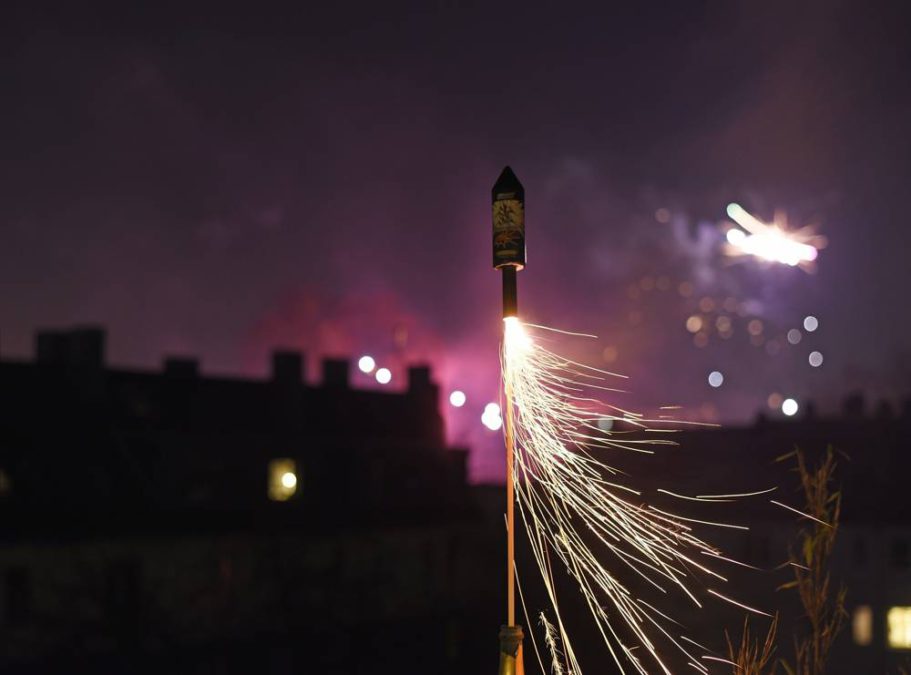 Hombre arrestado por disparar fuegos artificiales durante silencio por los Caídos de Israel