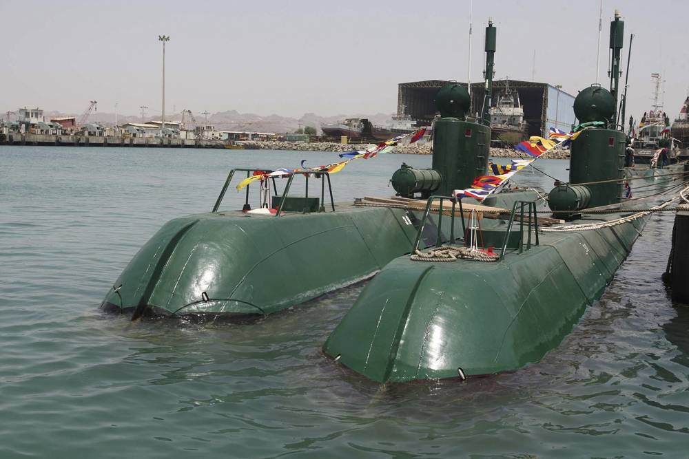 Los submarinos Ghadir de Irán en el puerto sureño de Bandar Abbas, en el Golfo Pérsico, Irán, el domingo 8 de agosto de 2010. (Foto AP / Ministerio de Defensa iraní, Vahid Reza Alaei)