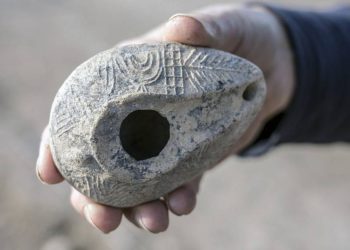 Lámpara menorah de hace 1,400 años - Autoridad de Antigüedades de Israel