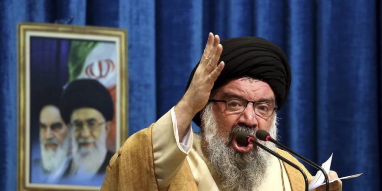 Principal clérigo iraní advierte que Hezbolá puede arrasar Haifa y Tel Aviv
