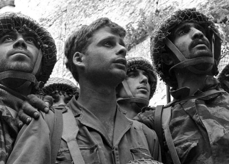 Soldiers of Israel take Jerusalem in 1967