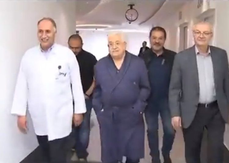 Mahmoud Abbas con neumonía, su situación mejora según informes