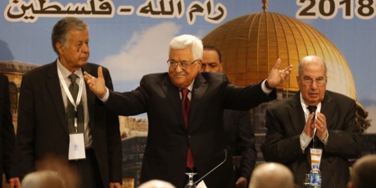 Abbas reelegido jefe de la OLP