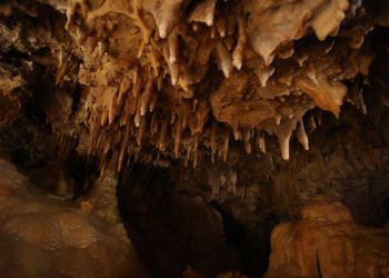 Cueva subterránea con abundantes estalactitas descubierta en Jerusalem