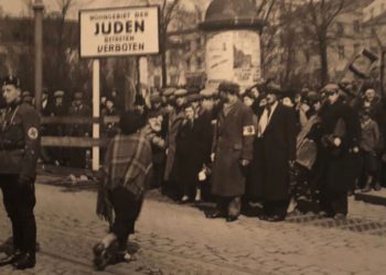 Museo del Holocausto Yad Vashem retira «policía polaca» de leyenda de foto por presión polaca