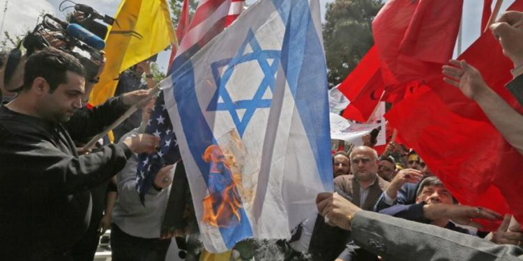 iraníes queman banderas Israel