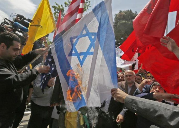 iraníes queman banderas Israel