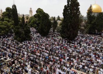 Hamas exige asistencia masiva a las oraciones en Al-Aqsa y la Cueva de los Patriarcas