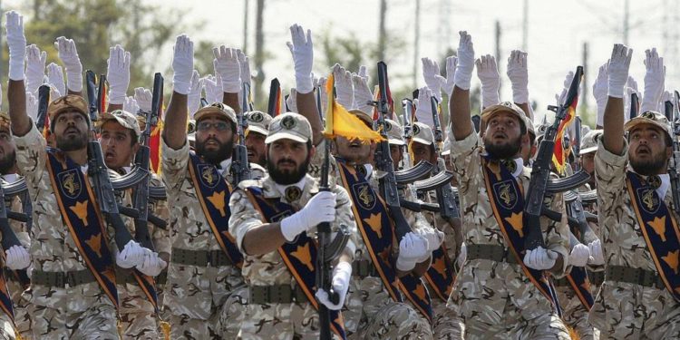 El coronavirus y las sanciones afectan el apoyo de Irán a sus proxys en Irak