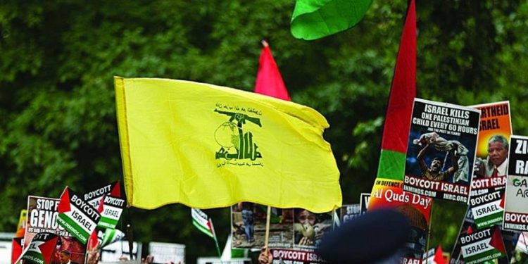 La policía de Londres no detendrá a manifestantes que enarbolan bandera de Hezbolá