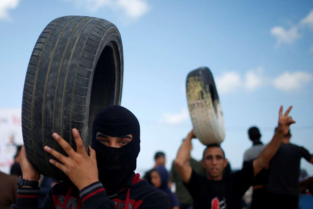 10.000 islamitas na fronteira com Gaza, antes da inauguração da embaixada dos EUA UU