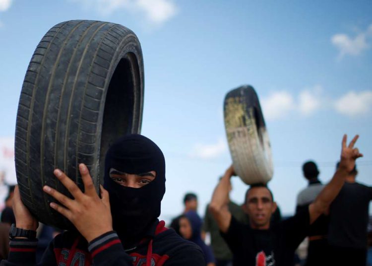 Israel permite ingreso de neumáticos a Gaza por primera vez desde 2018