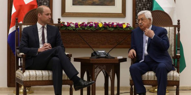 Abbas al príncipe William: “Los palestinos toman en serio la paz”