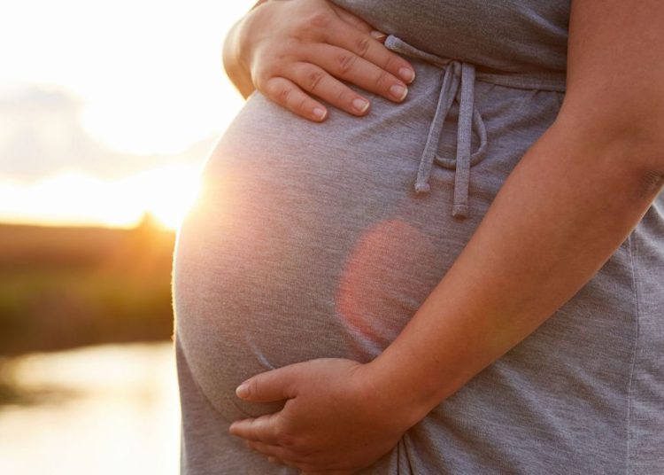 Ministerio de Salud considera prioritaria la vacunación de embarazadas