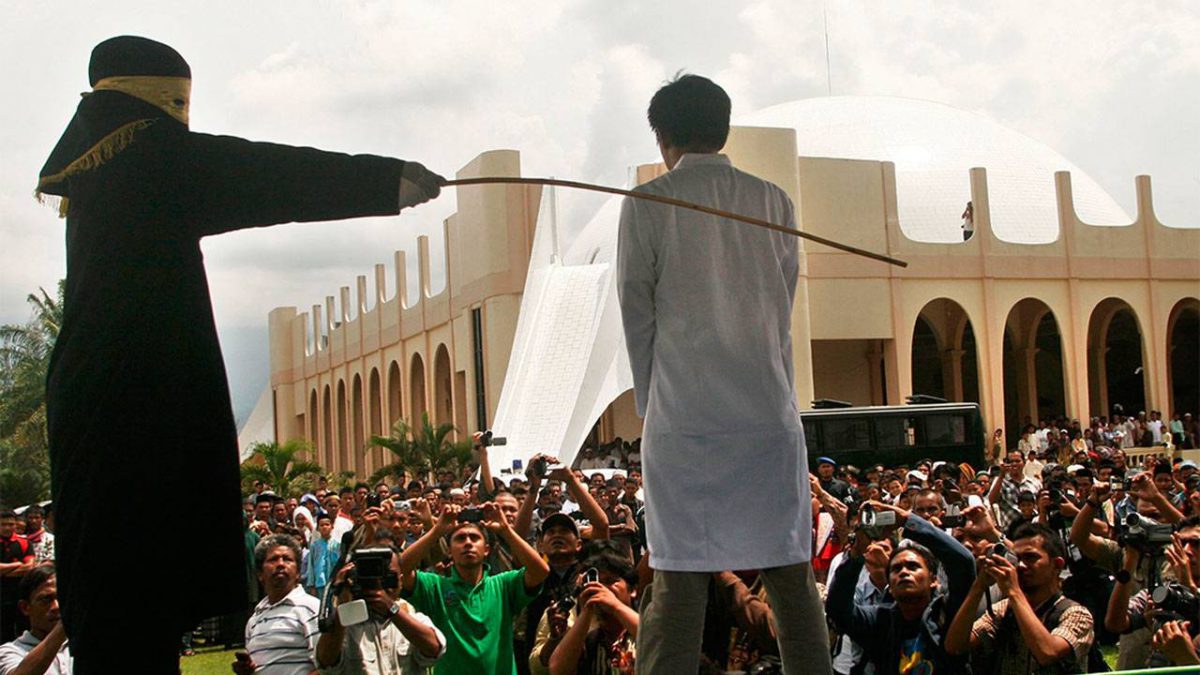 Un impulso a la ley islámica amenaza la democracia en Indonesia