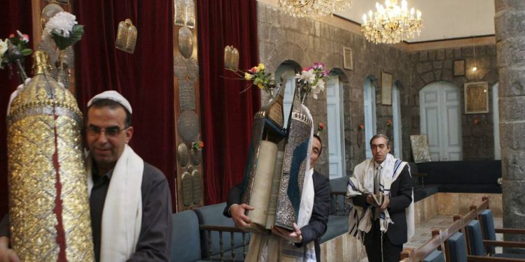 Los rollos de la Torá desaparecen de la sinagoga de Damasco en la niebla de la guerra de Siria