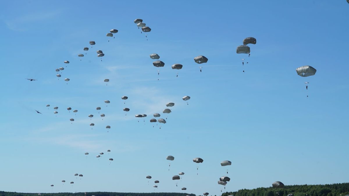 Paracaidistas israelíes entrenan en Alemania y Polonia en ejercicios dirigidos por EE. UU.