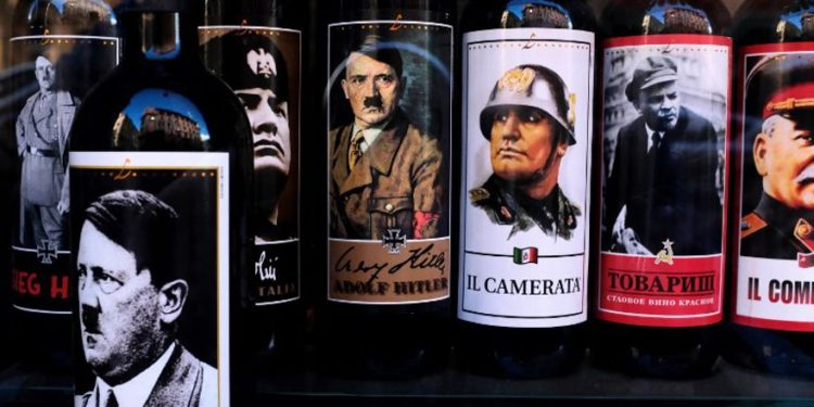 Alcalde italiano dice tener manos atadas en lucha contra vino etiquetado con Hitler