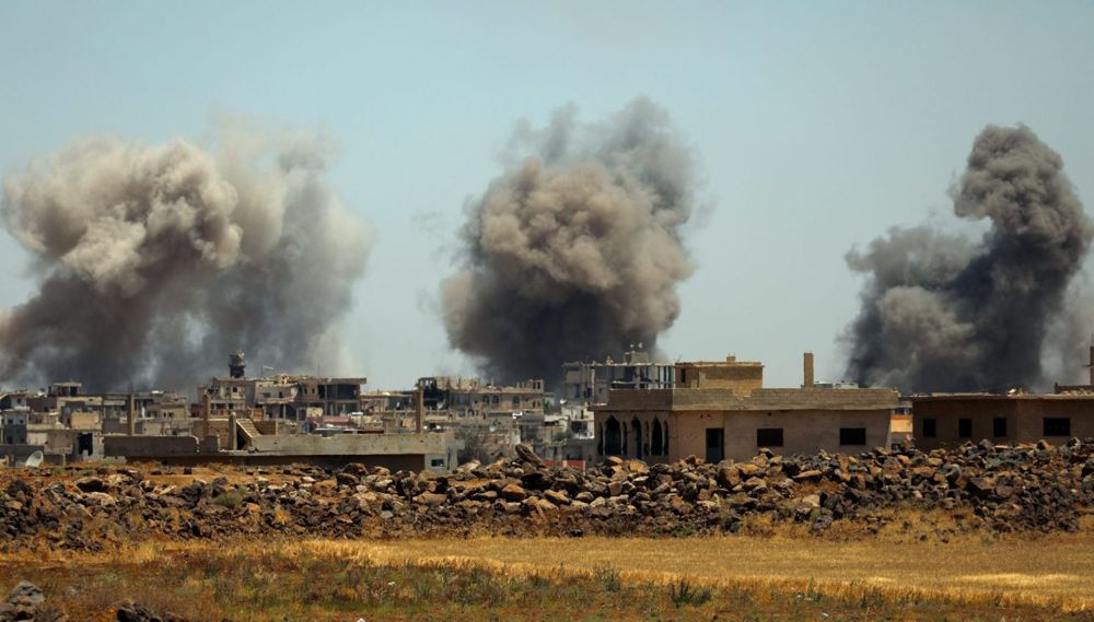 Un ataque aéreo de régimen en la región siria de Dera'a el lunes 25 de junio de 2018 ALAA AL-FAQIR (Reuters)