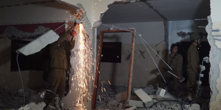 Ejército de Israel demuele casa de terrorista palestino que asesinó a dos soldados