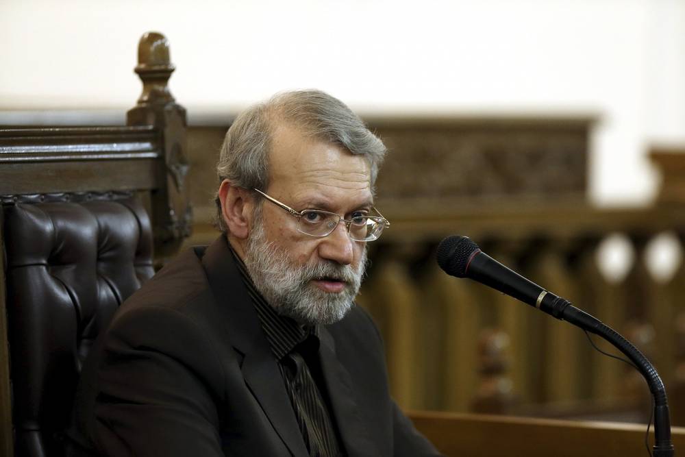 El presidente del parlamento iraní, Ali Larijani, habla durante una conferencia de prensa en Teherán, Irán, el 13 de marzo de 2017. (AP Photo / Ebrahim Noroozi)