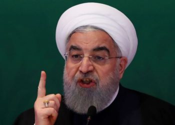 ARCHIVO: en esta foto de archivo del 26 de septiembre de 2018, el presidente iraní, Hassan Rouhani, habla durante una conferencia de prensa en Nueva York. El presidente Rouhani advierte a los países occidentales que enfrentarán una afluencia masiva de drogas si Irán se debilita con las sanciones de Estados Unidos. Rouhani habló en Teherán el sábado 8 de diciembre de 2018, en una conferencia de seis naciones sobre la lucha contra el terrorismo a la que asistieron los parlamentarios de Afganistán, Irán, Pakistán, Turquía, China y Rusia. (Foto AP / Mary Altaffer, Archivo)