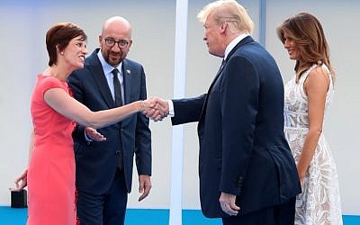 (I / D): la socia del primer ministro belga Amelie Derbaudrenghien, el primer ministro belga Charles Michel, el presidente estadounidense Donald Trump y la primera dama Melania Trump se reúnen para una cena de trabajo en el Parc du Cinquantenaire - Jubelpark Park en Bruselas el 11 de julio. 2018, durante la cumbre de la Organización del Tratado del Atlántico Norte (OTAN). (AFP PHOTO / POOL / BENOIT DOPPAGNE)