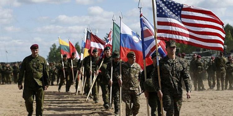 Trump regaña a líderes de la OTAN por gastar poco en defensa y advierte de repercusiones