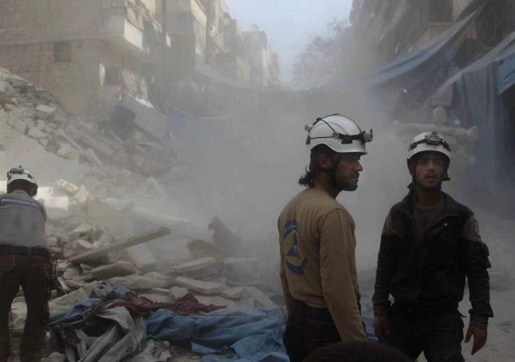 Israel evacua 800 de los Cascos Blancos de Siria y sus familias a Jordania