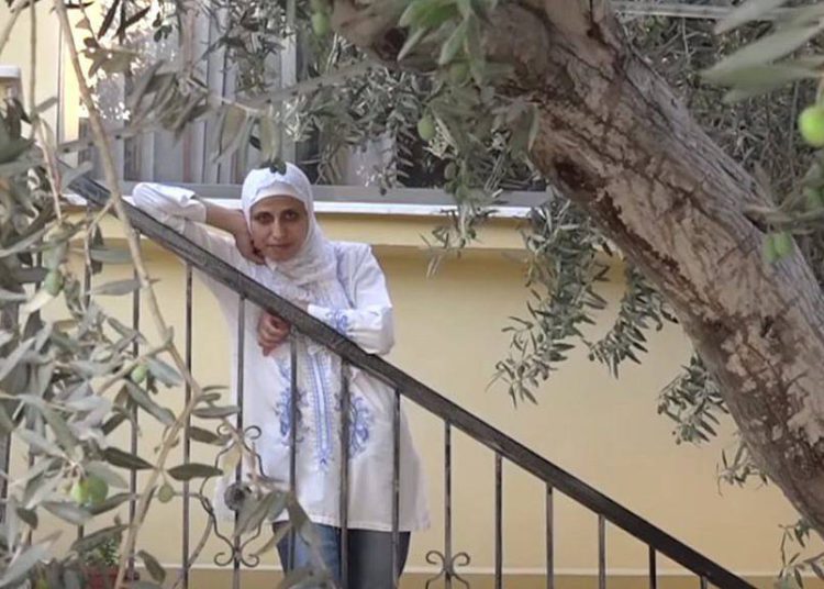 Poeta árabe israelí condenada a 5 meses por poemas que llaman a la Jihad Islámica