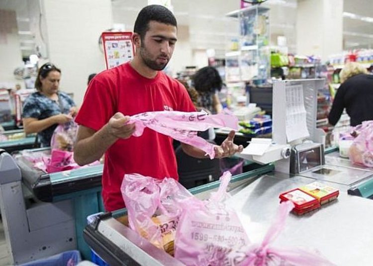 Uso de bolsas plásticas para supermercados disminuyó 80% en 2017, ahorrando más de 7,000 toneladas de plástico