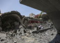 FDI ataca dos puestos de Hamas en Gaza mientras bomberos se enfrentan a incendios por globos