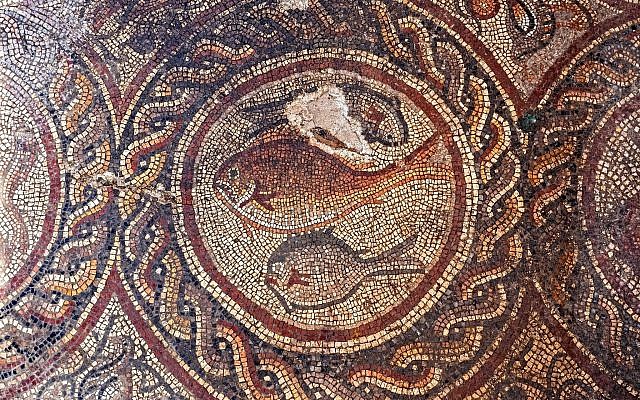 Figuras de animales en el mosaico Lod recientemente expuesto. (Asaf Peretz, IAA)