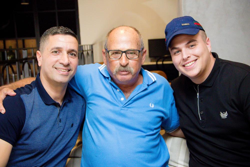 Desde la izquierda: Dan Kabilo, Yaron Roksa, Ravid Kabilo. Jaffa, 3 de julio de 2018. (Laura Ben-David / Cortesía de ITS)