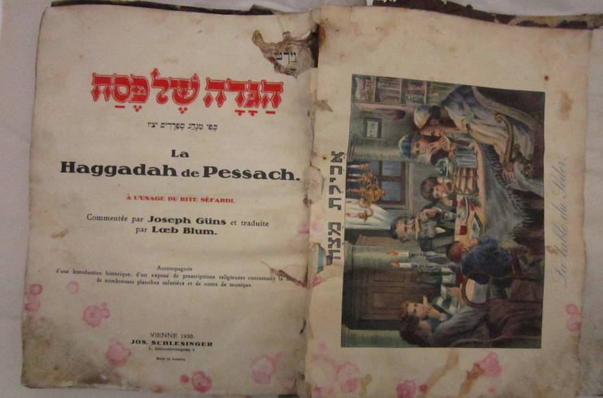 Hagadá de Pascua de 1930 sin restaurar de Viena en el Archivo Judío Iraquí. (Archivos Nacionales)