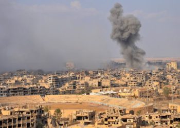 Coche bomba en el este de Siria mata al menos a 18 personas