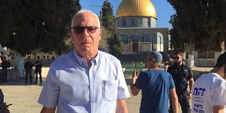 Primer miembro del Knesset en ingresar al Monte del Templo después de 3 años mientras Netanyahu levanta la prohibición