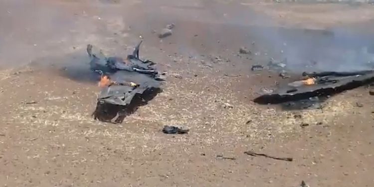 ISIS lanza video que supuestamente muestra avión de combate sirio derribado por Israel