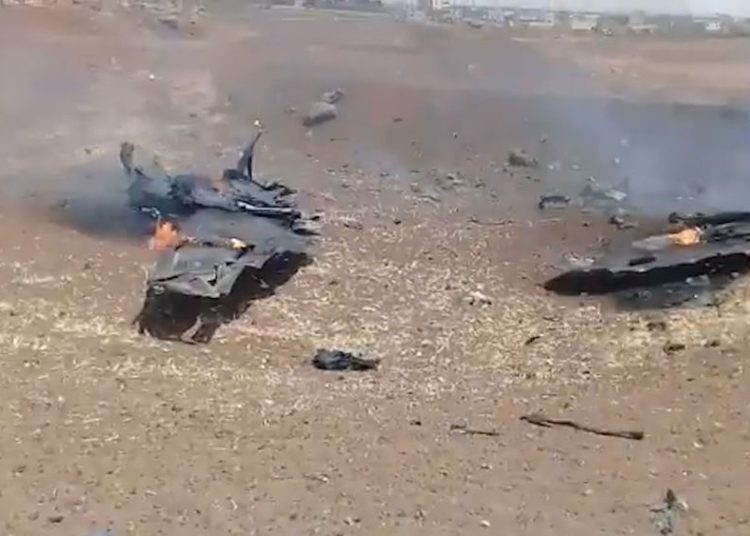 ISIS lanza video que supuestamente muestra avión de combate sirio derribado por Israel