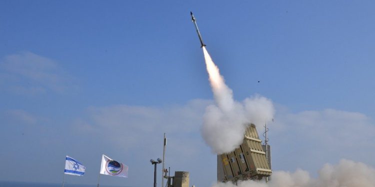 Israel prueba con éxito sistemas de defensa de misiles