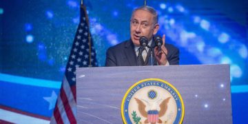 Netanyahu critica a Europa por conversaciones sobre acuerdo nuclear con Irán tras plan de ataque en París