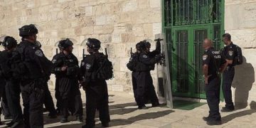 Policía ingresa a la mezquita Al-Aqsa y choca con fieles causando disturbios en el Monte del Templo