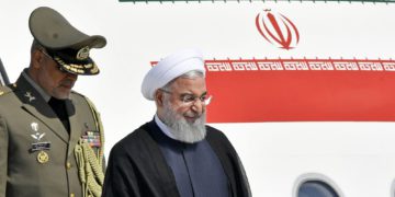 Rouhani advierte sobre las “consecuencias” del empuje de EE. UU. contra compra de petróleo iraní