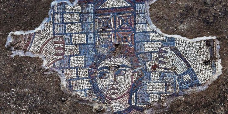Mosaicos bíblicos de 1.600 años de antigüedad en Israel