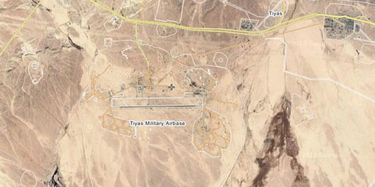 Israel atacó la base T-4, activando las defensas aéreas sirias