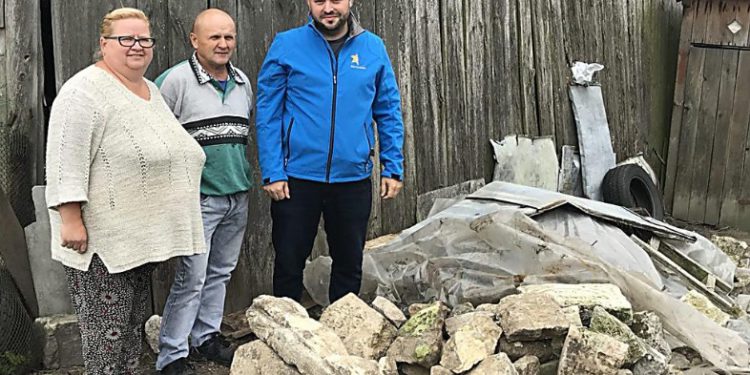 Pareja polaca descubre lápidas judías en su granero